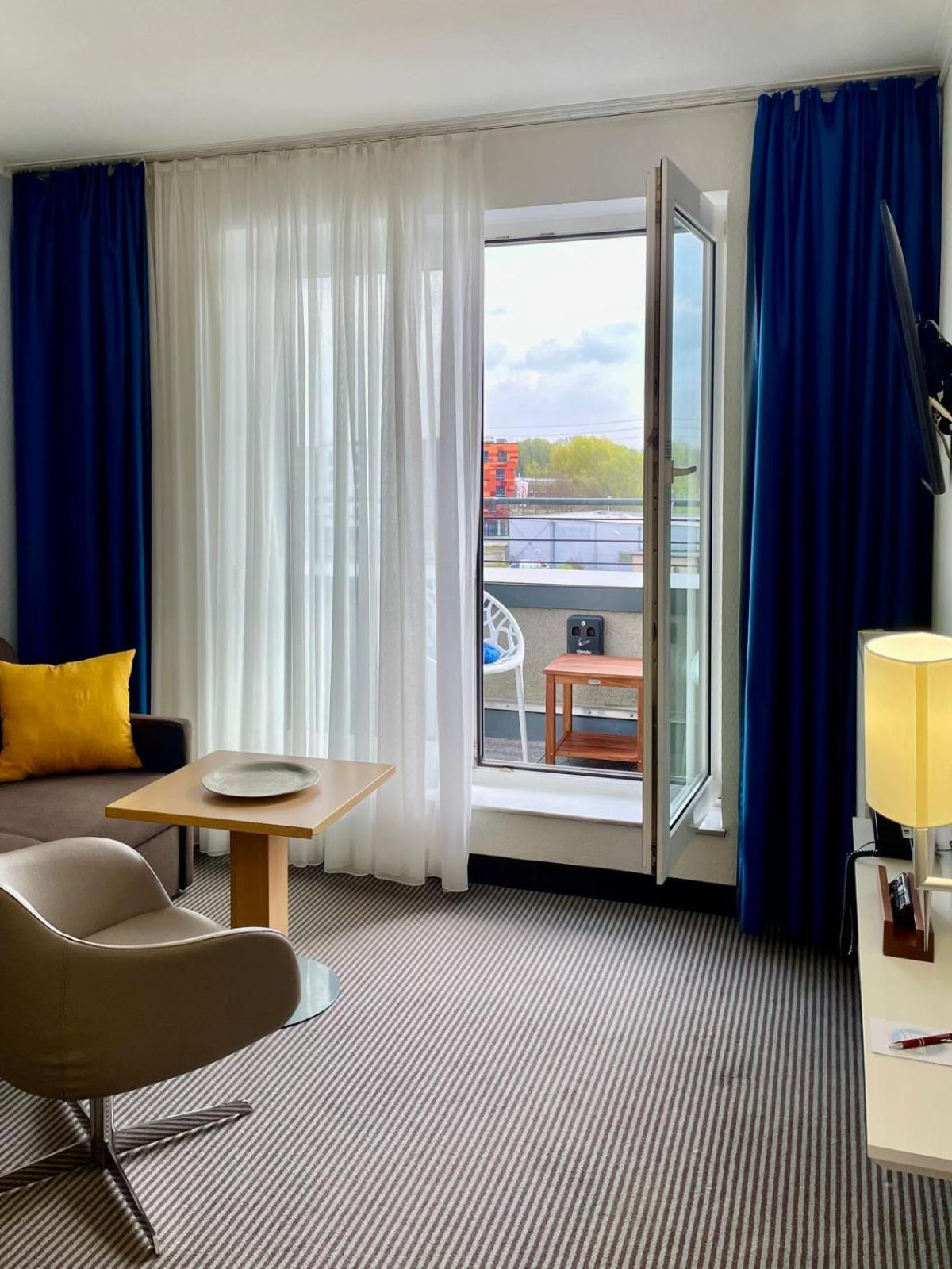 Hotel Stadthafen Stade Extérieur photo